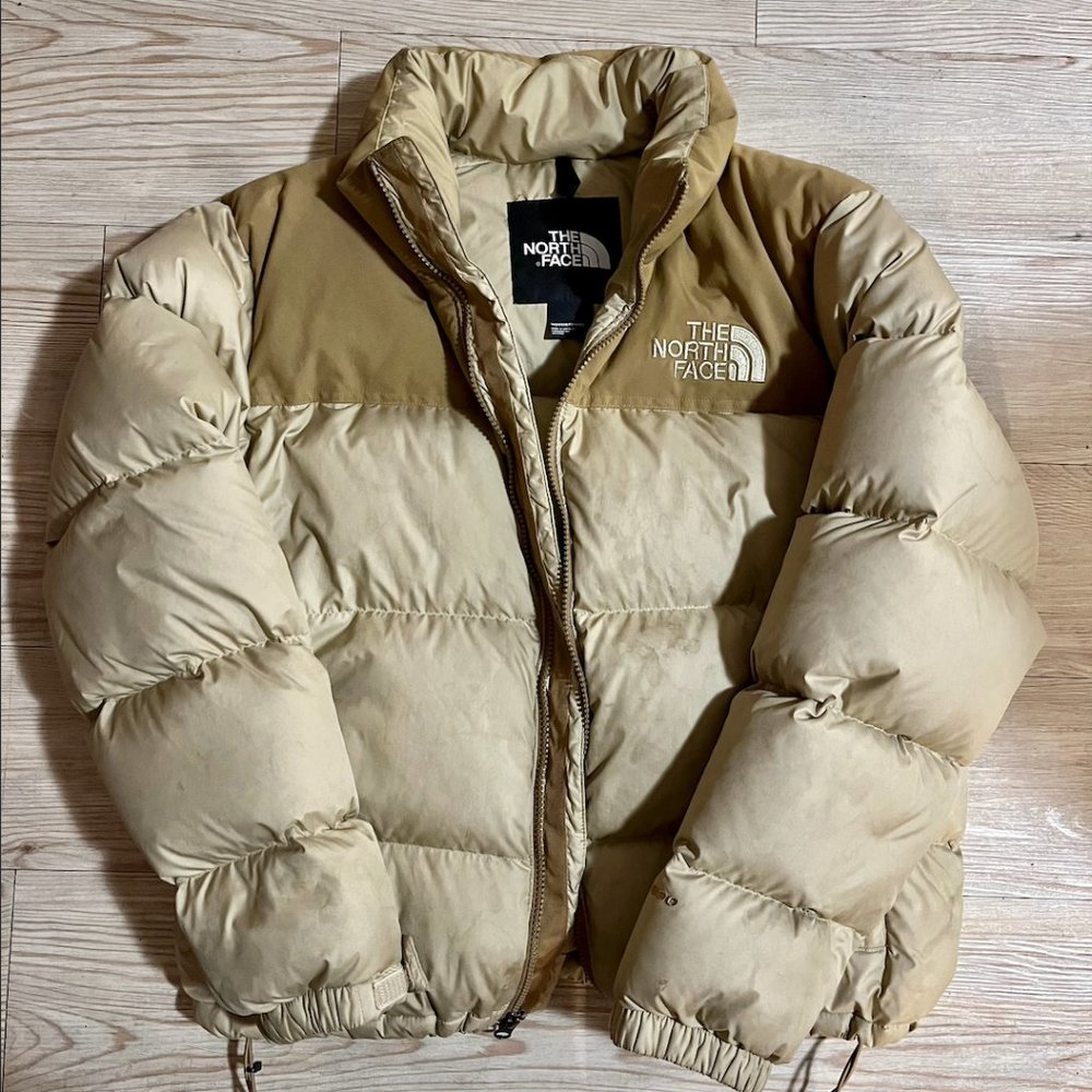 tan north face puffer